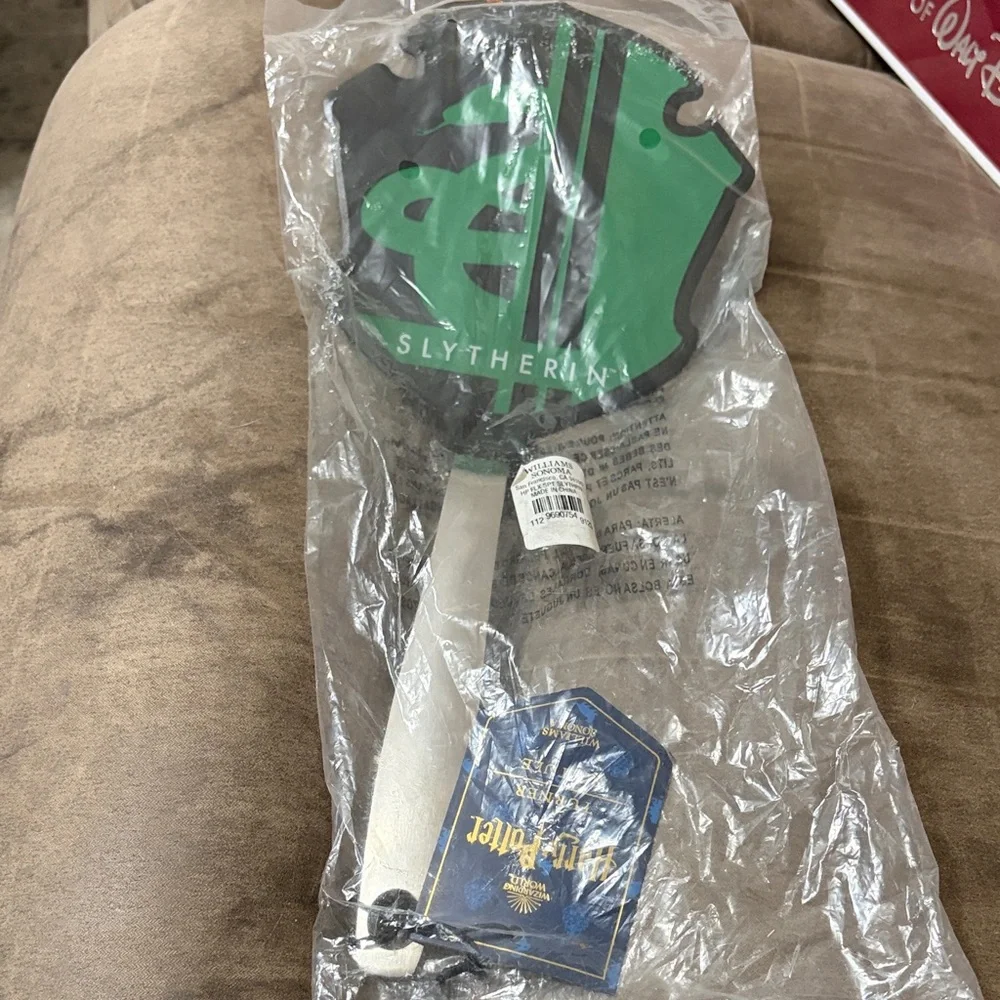 Williams Sonoma Green and Silver spatula